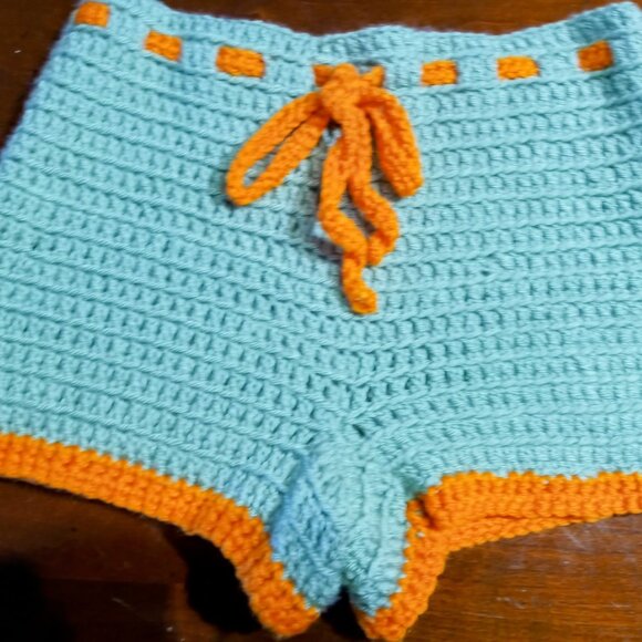 BEACH SHORTS (SML) - Picture 2 of 6